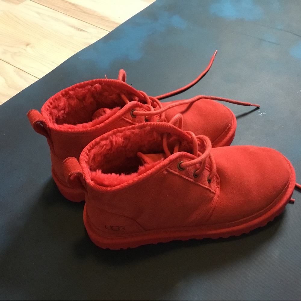 Ugg Desert Boot, Sherpa lined, worn twice. Beautiful Red.